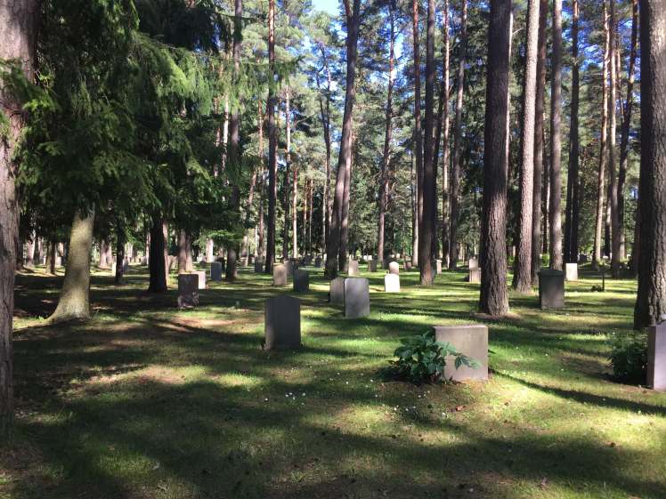 Skogskyrkogården Graves