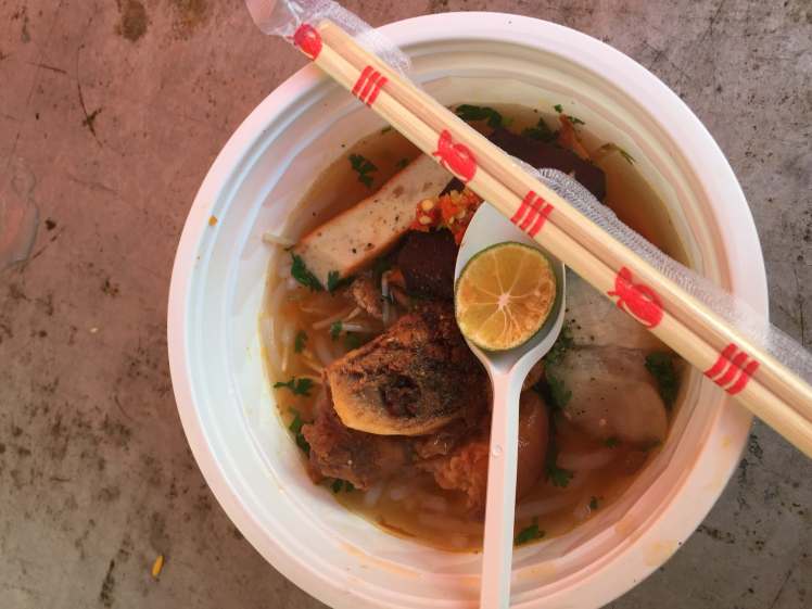 A bowl of bánh canh cua.